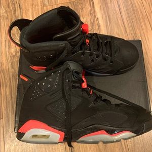 Air Jordan 6 Retro Size 9. Great condition, in Box